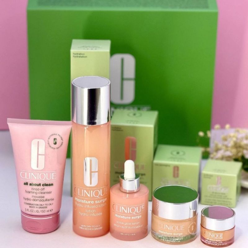 Clinique 5-Piece Skincare Set Clinique 5-Piece Skincare Set پک 5 عددی کلینیک پوستی