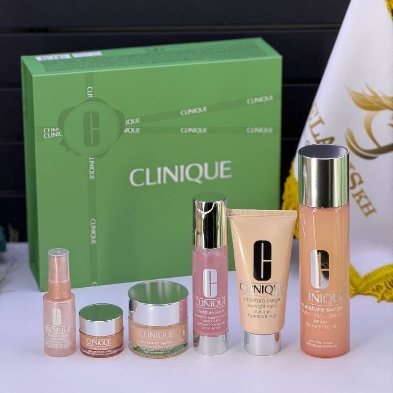 Clinique Moisture Surge 6-Piece Hydration Routine2 Cleanserپک 6 تکه روتین پوستی کلینیک