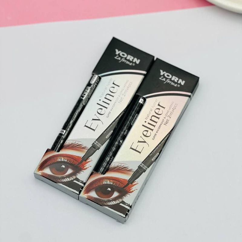 yorn-twist-up-eyeliner خط چشم خودکاری یورن